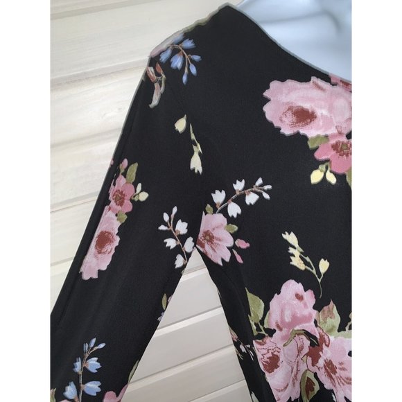 Monteau Los Angeles Sz MEDIUM Black Floral Pullover Blouse Keyhole Back EUC - Picture 5 of 10